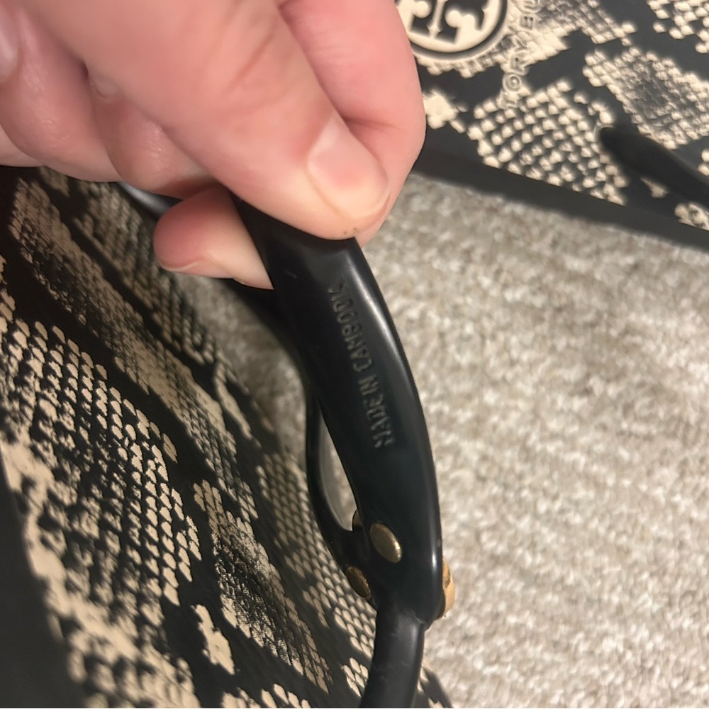 Tory Burch Snakeskin Flip Flops Women 8.5 - Picture 7 of 7